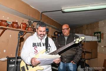 La banda Charcojondo, pregoneros de las fiestas de Lomo Magullo de este año/Antonio Alí.